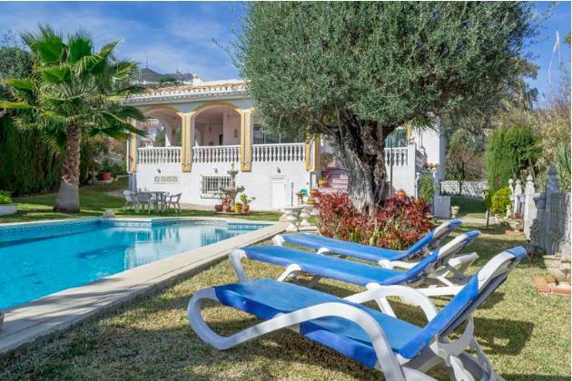Villa Dolce Vita 베날마데나코스타 객실 사진